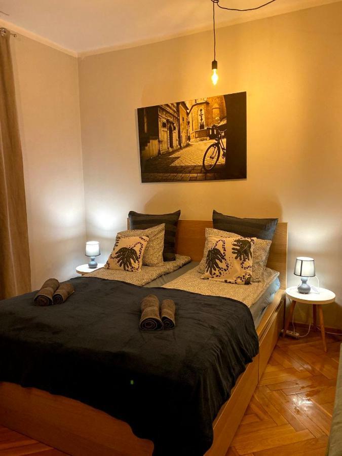 Ferienwohnung Lares And Penates Krakau Exterior foto